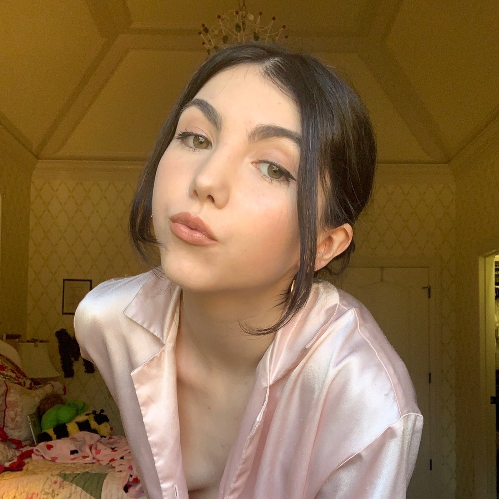 Meet your Posher, Madeline